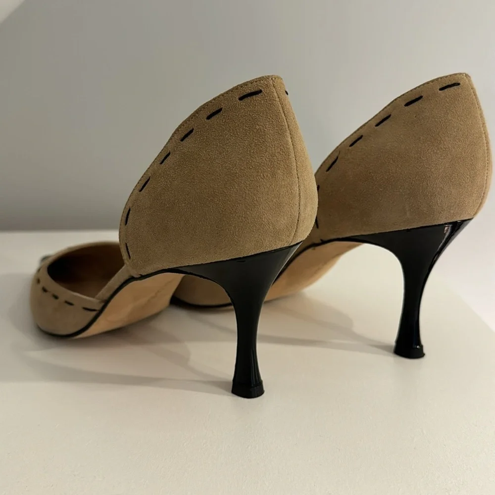 Manolo Blahnik Tan Suede Black Patent Leather Stitching 39.5 EU / 9 US